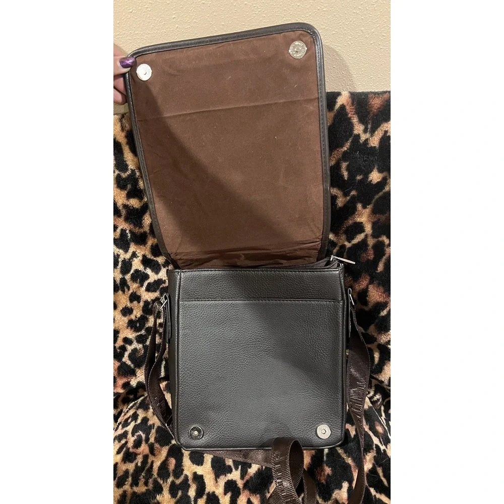 Dunlilai Messenger Bag